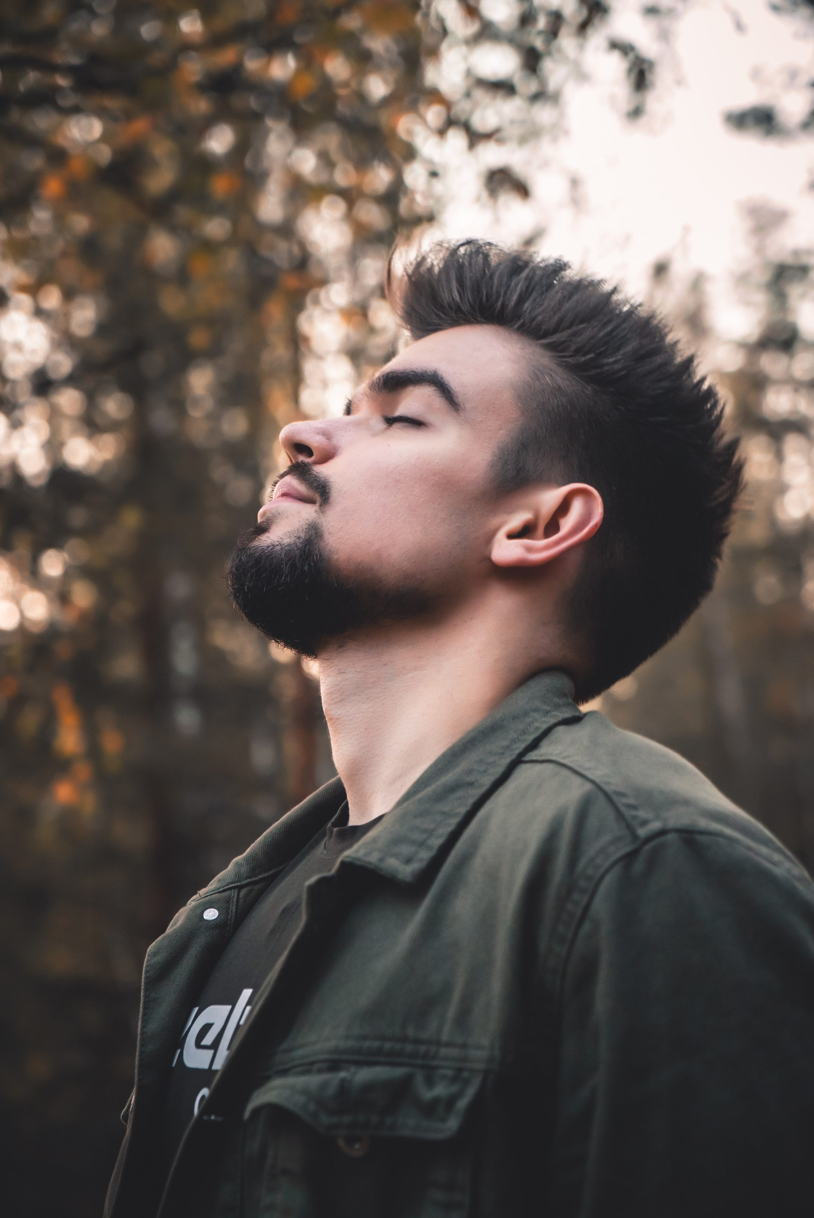 Sophrologie ou méditation : quelle différence pour gérer le stress au quotidien ?